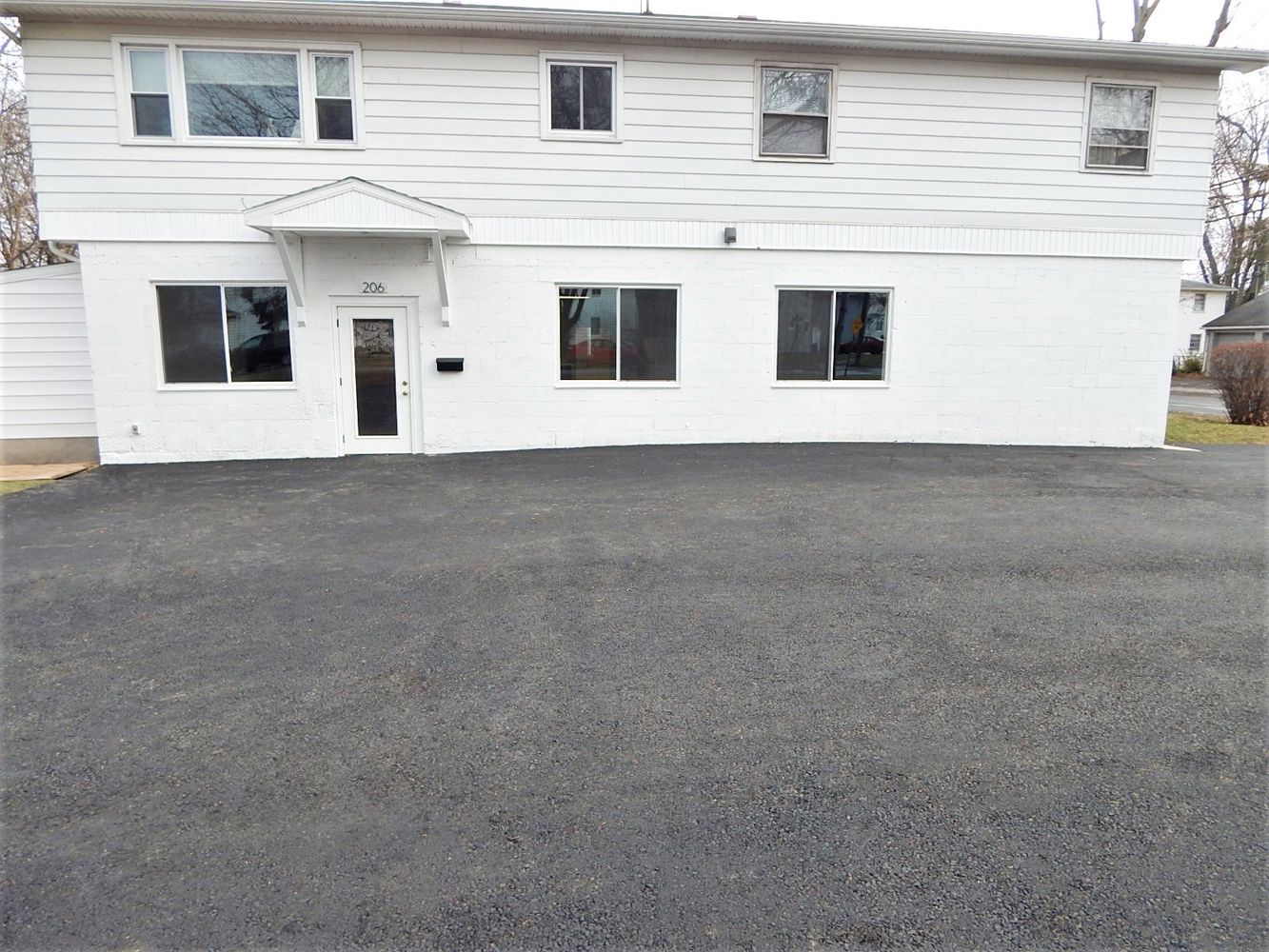 206 Oak St, East Rochester, NY 14445